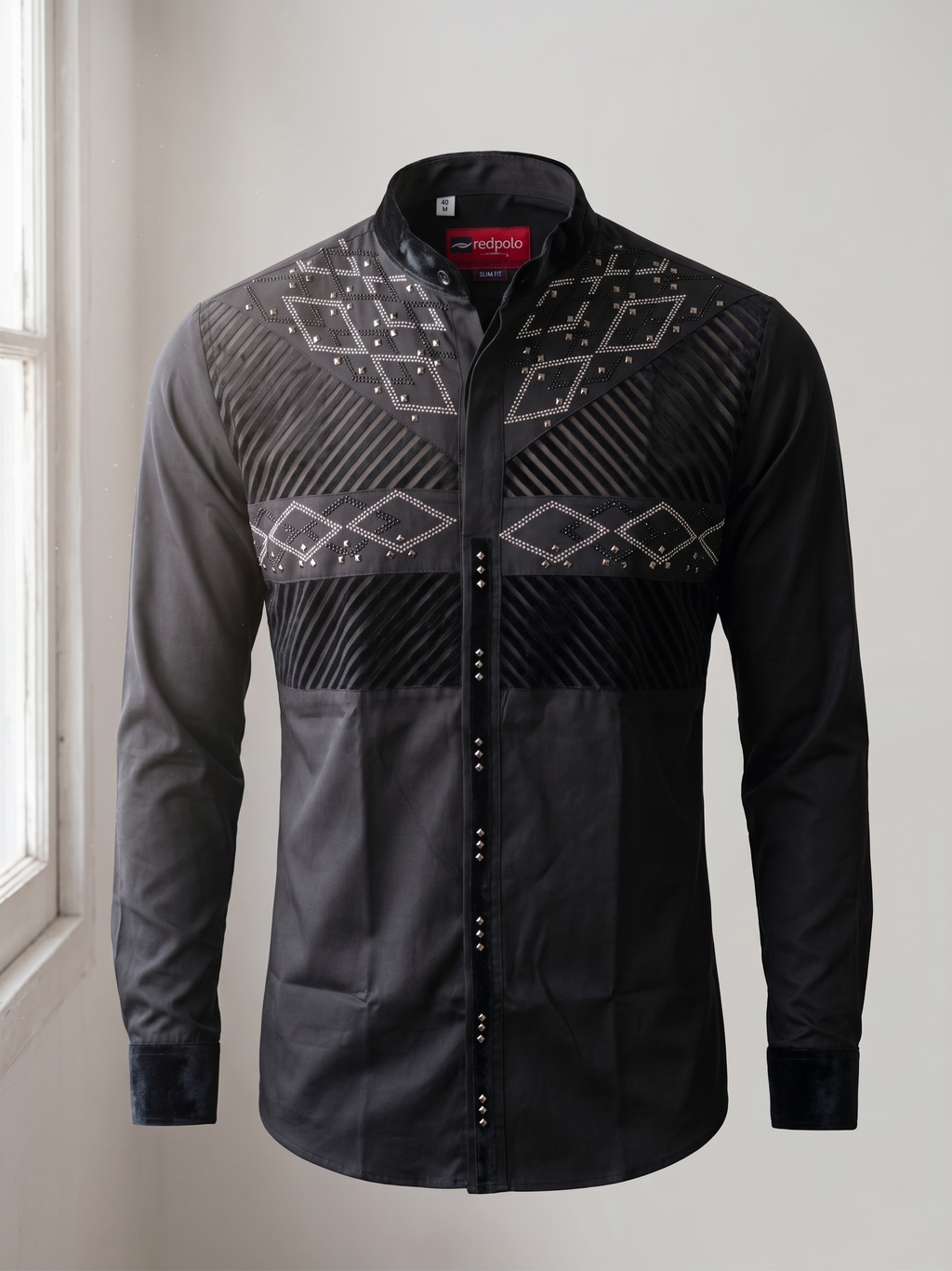 Chemise Noire Ajustée – Édition Prestige à Motifs et Finitions Velours