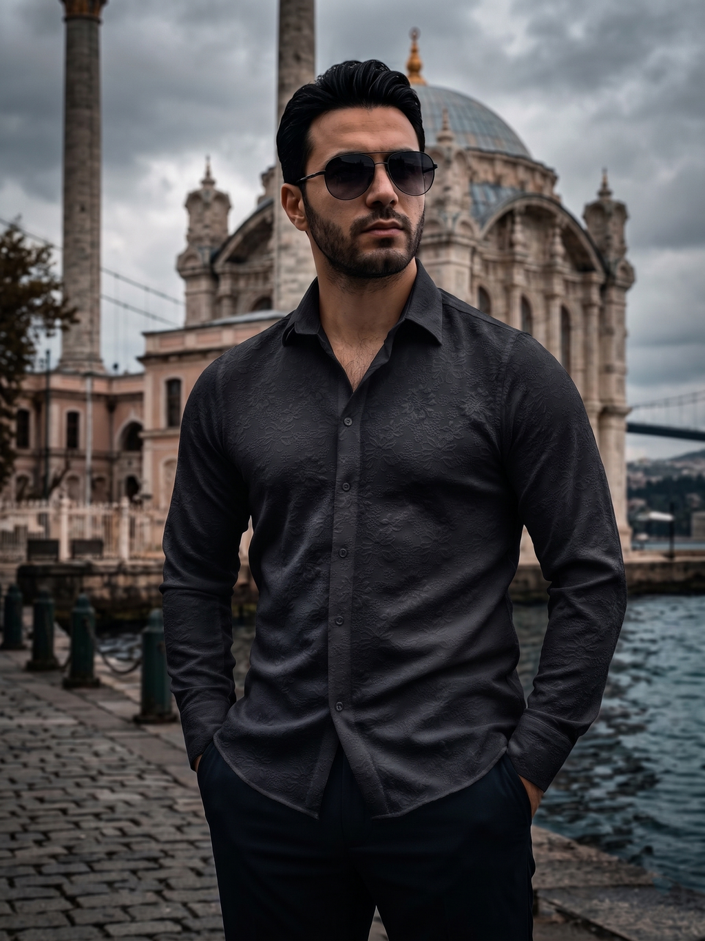Chemise Noire en Floral