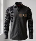 Chemise Noire Prestigieuse à Motifs Structurés et Médaillon Doré