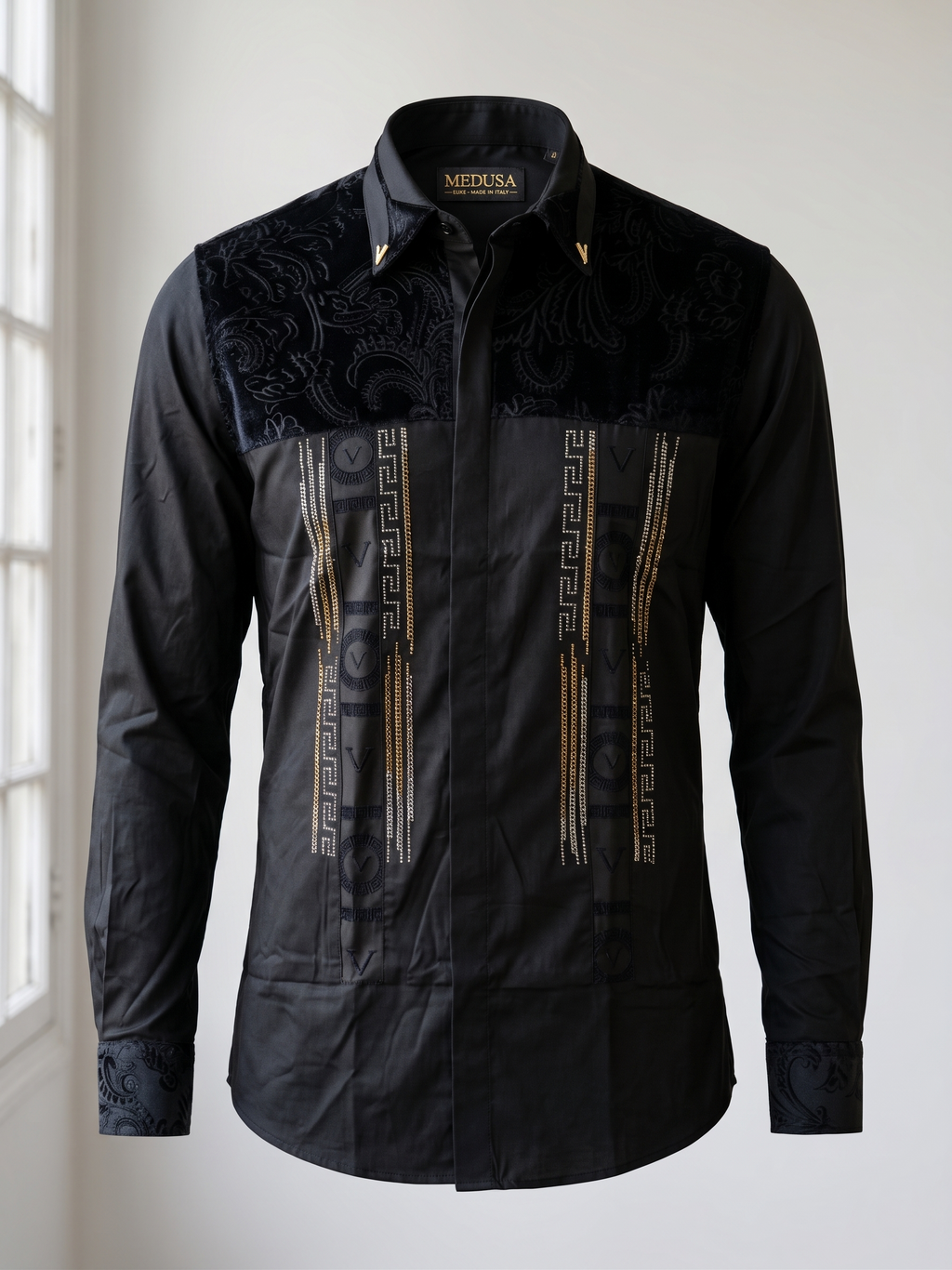 Chemise Noire Édition Prestige à Ornements Dorés