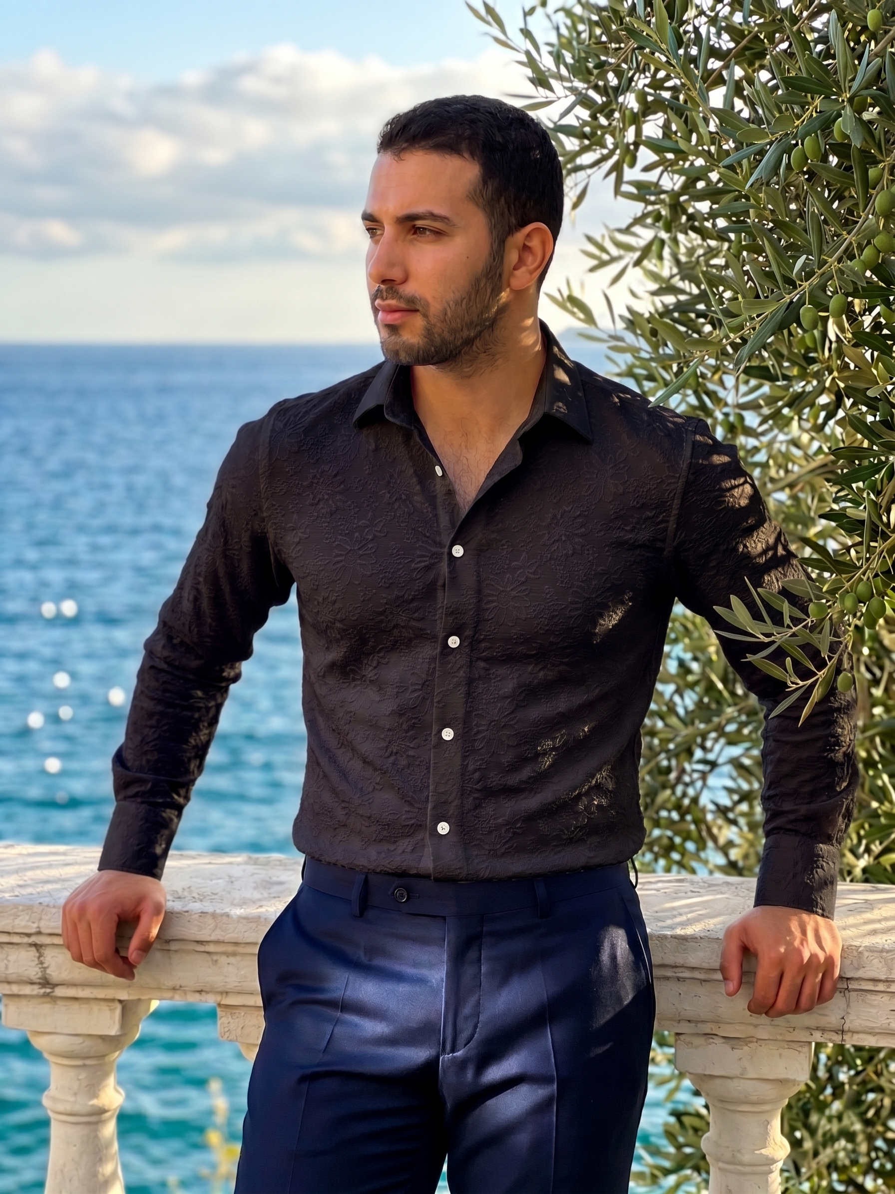 Chemise Noire en Floral