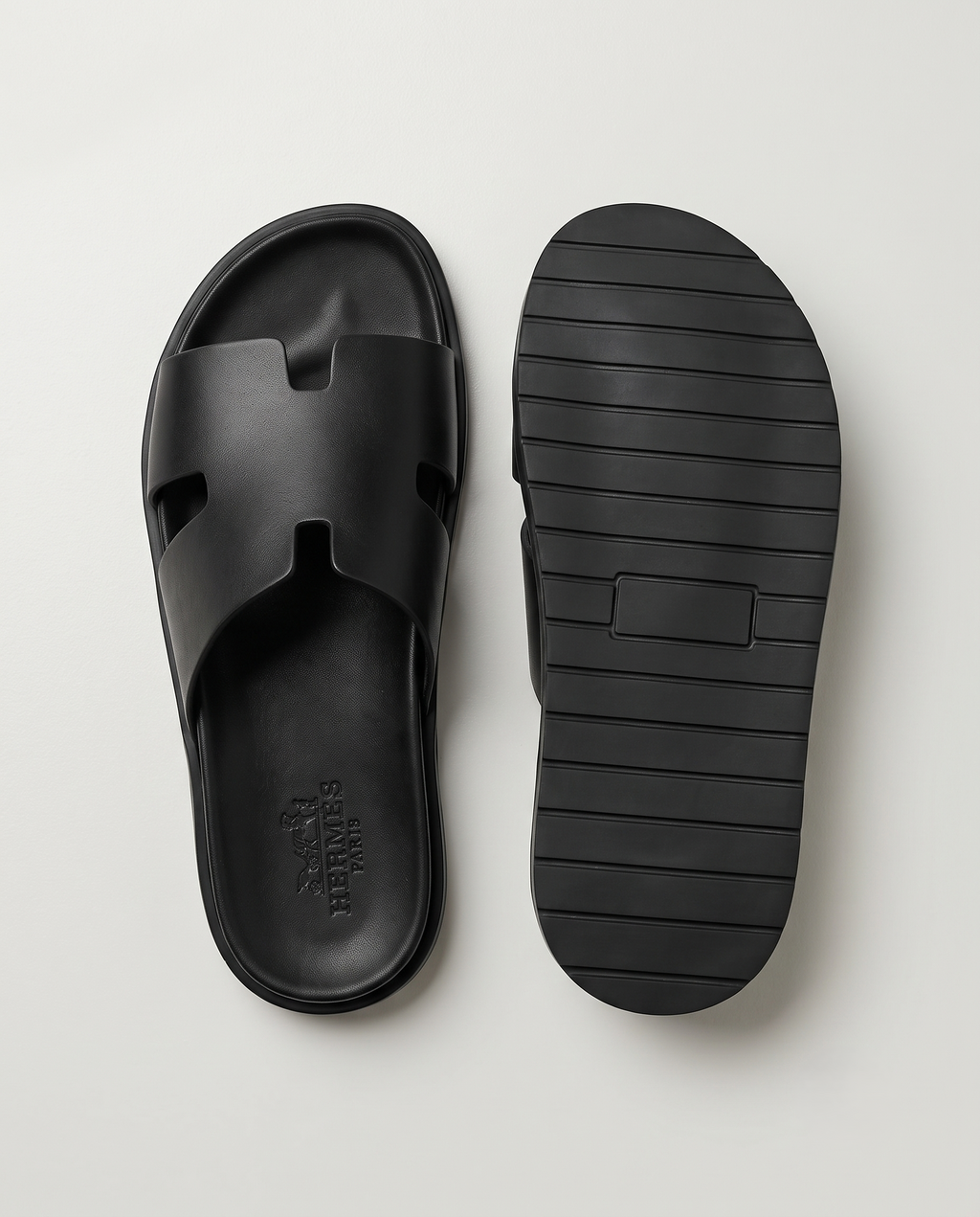 Sandales en Cuir Noir Élégance Minimaliste