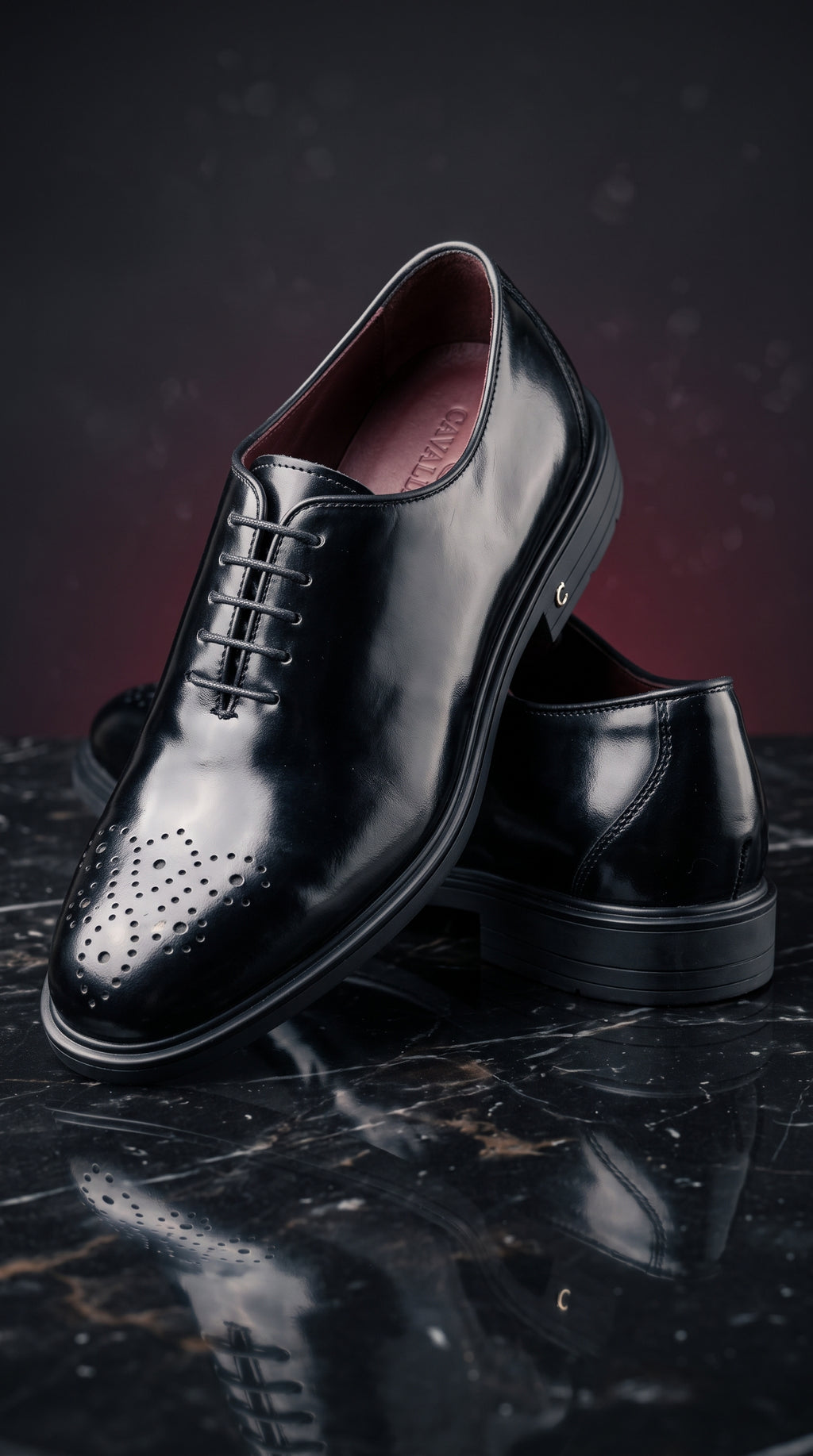 Chaussures de Ville Noires à Bout Fleuri