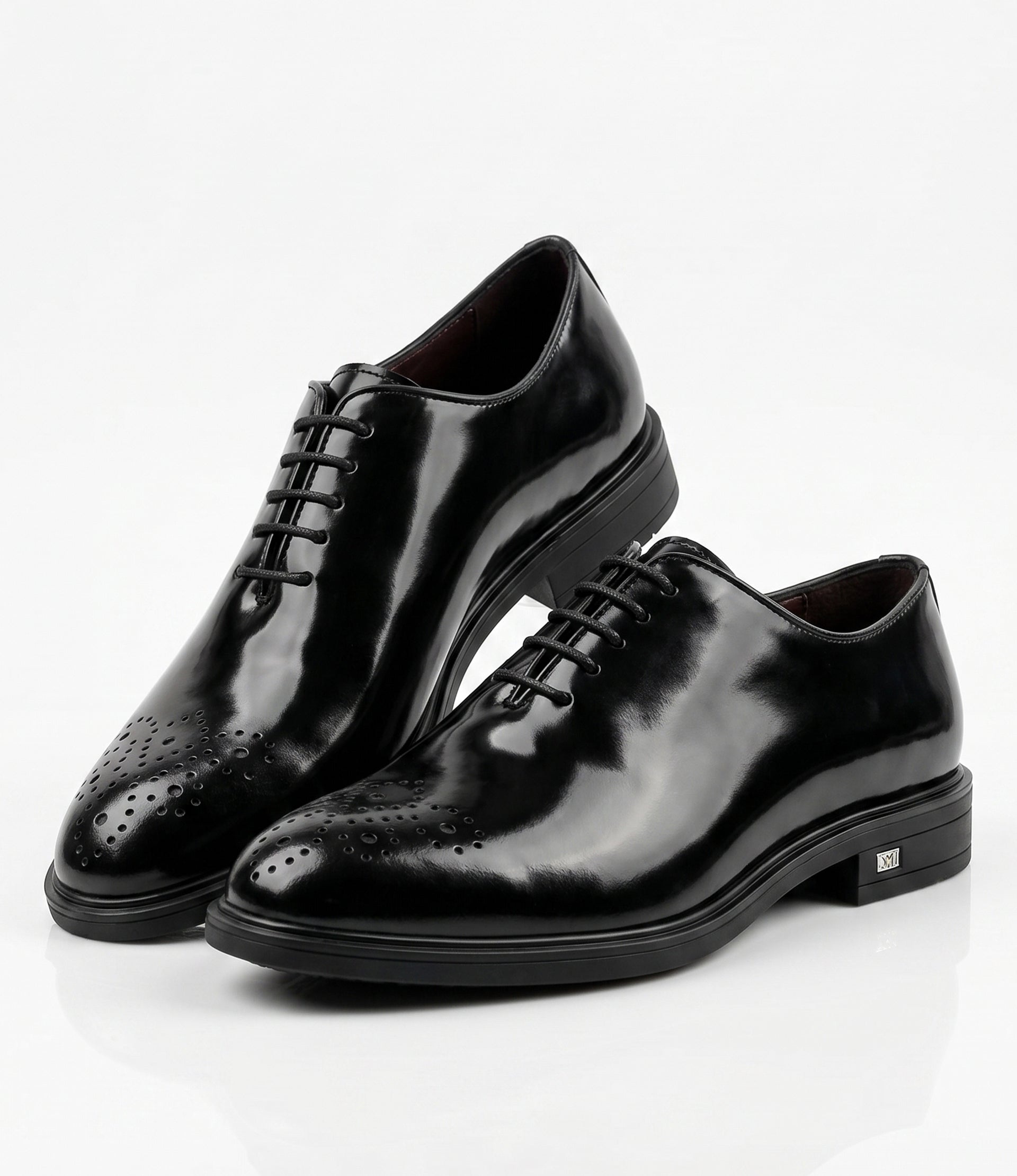 Chaussures de Ville Noires à Bout Fleuri