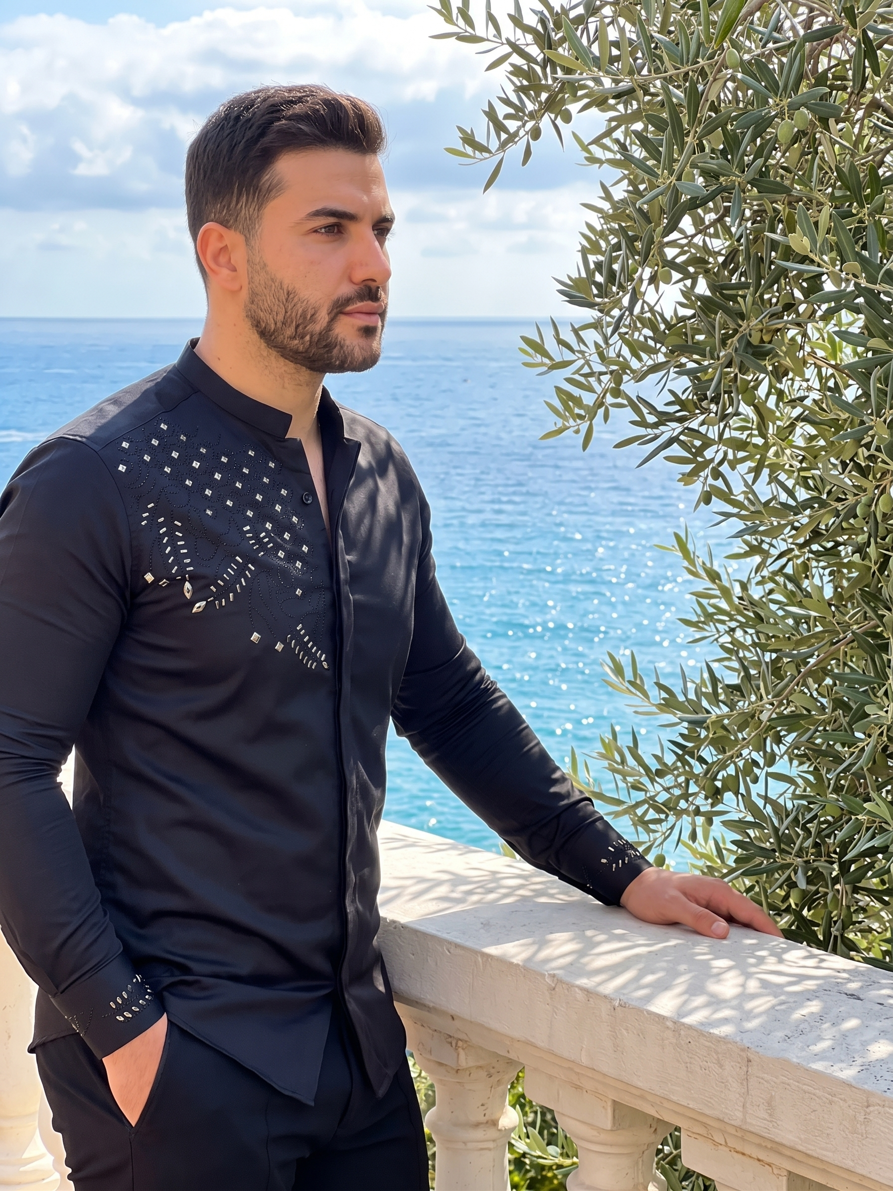 Chemise Noire Prestige Ornements