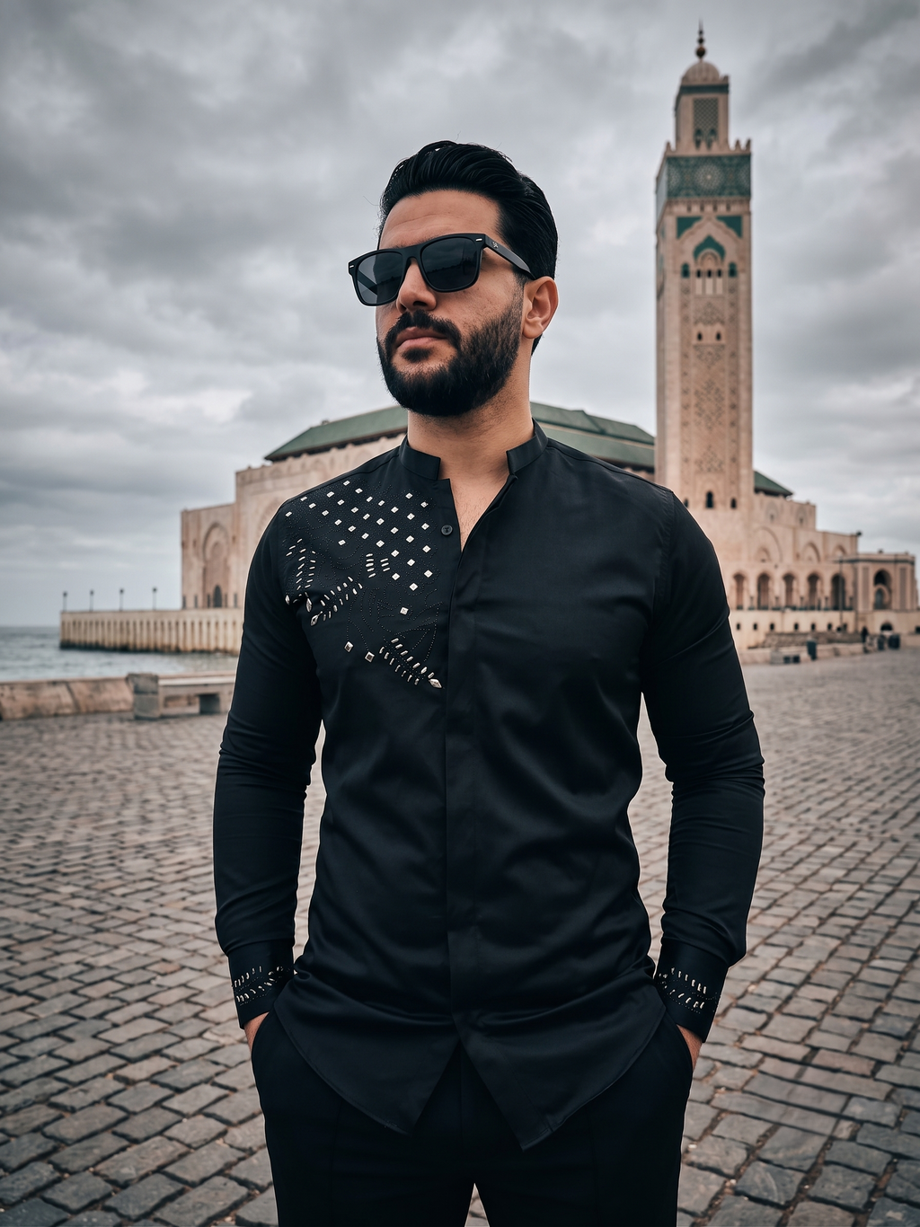 Chemise Noire Prestige Ornements